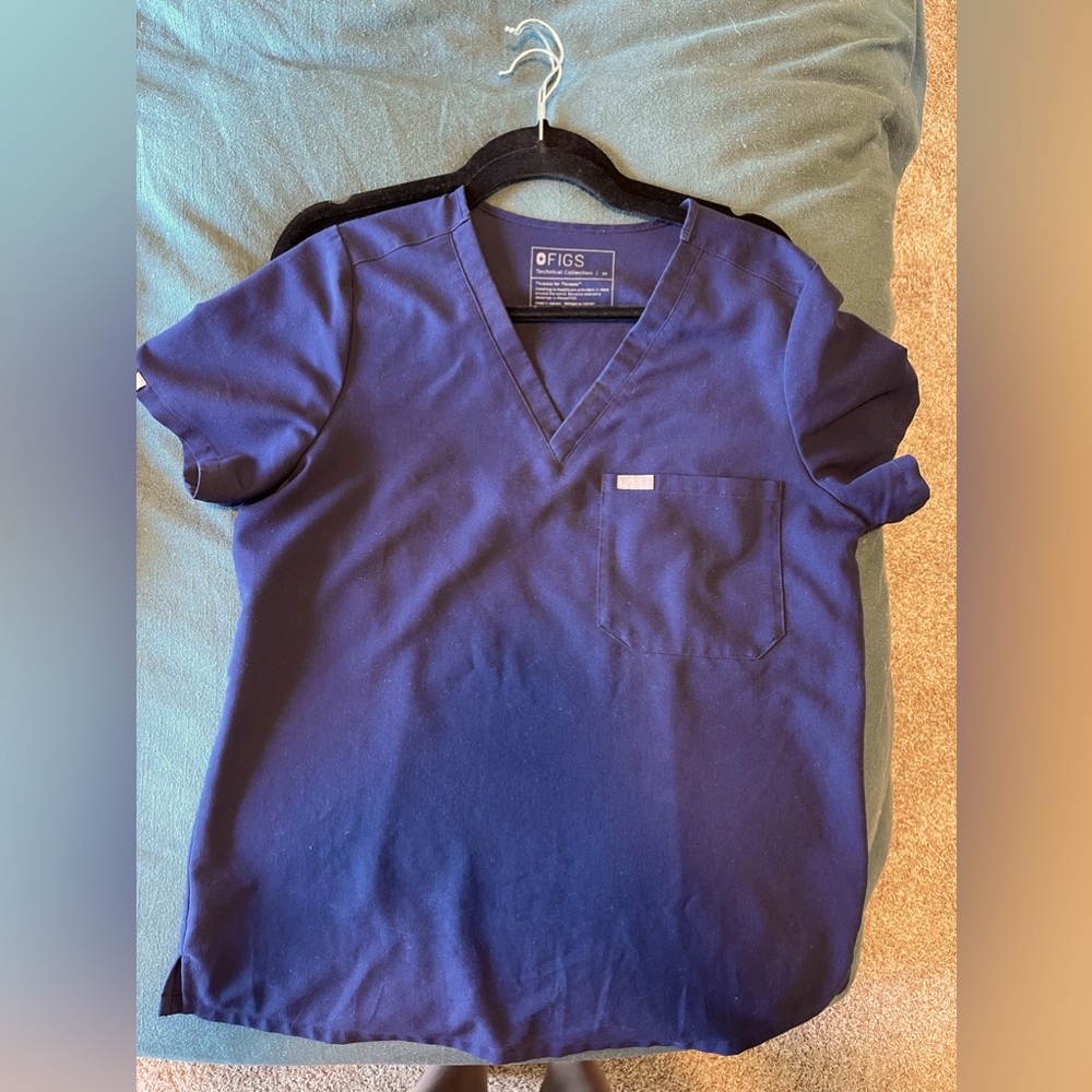 Navy Catarina Scrub top - figs size medium